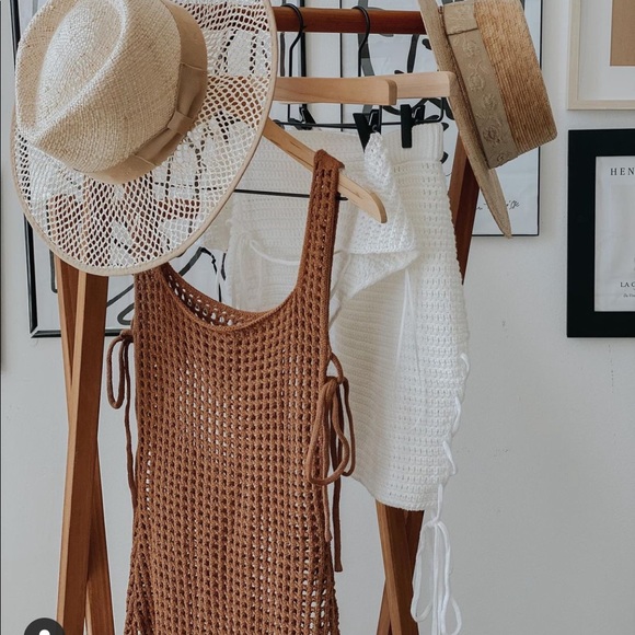 Swimsuit coverup - Picture 2 of 6